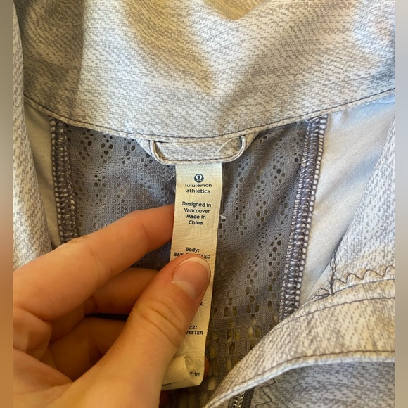 lululemon running jacket - Picture 3 of 4